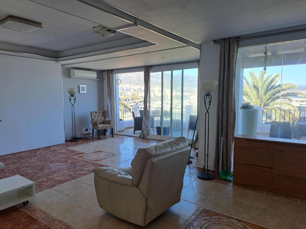 Private Suites In Huge Penthouse 1St Line Puerto Banus, Incredible Views, Jacuzzis Марбелья Екстер'єр фото