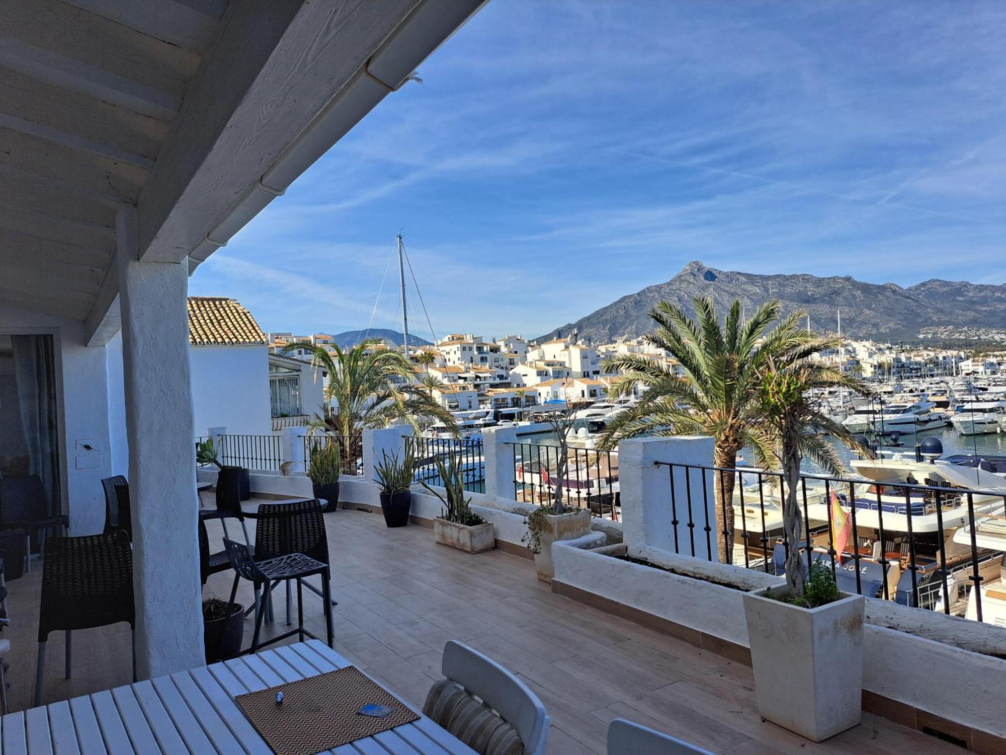 Private Suites In Huge Penthouse 1St Line Puerto Banus, Incredible Views, Jacuzzis Марбелья Екстер'єр фото