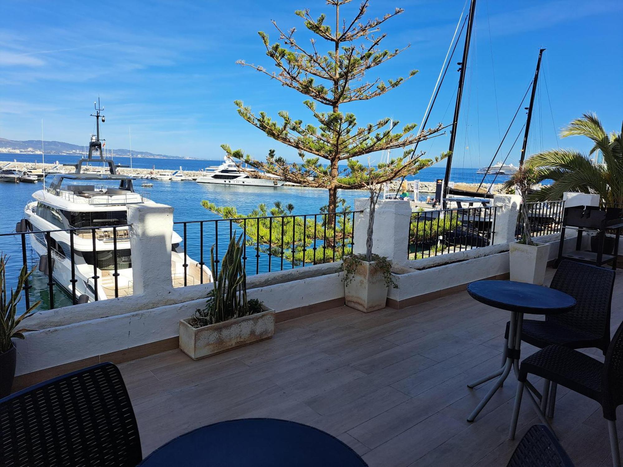 Private Suites In Huge Penthouse 1St Line Puerto Banus, Incredible Views, Jacuzzis Марбелья Екстер'єр фото
